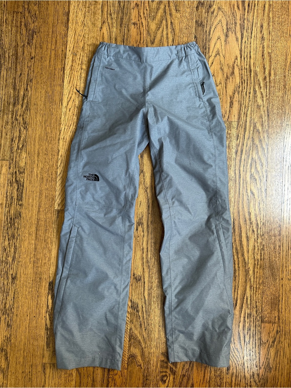 The North Face Women’s Gray Softshell Snowboard Pants. Size XS.